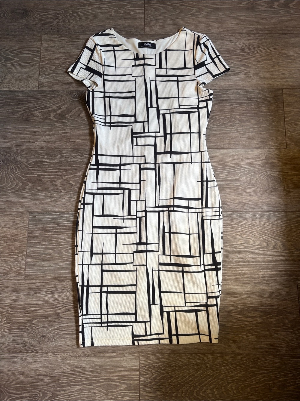 LuLu’s Black & White Geometric Midi Sheath Dress